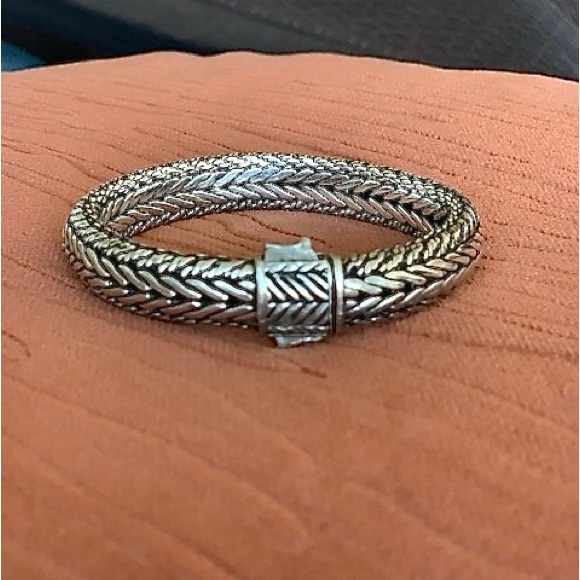 Substantial Silver Bali Bracelet - Picture 1 of 6